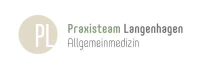 Logo des Praxisteams Langenhagen: Beiger Kreis mit den Buchstaben "PL" darin und grün-grauer Schrift daneben "Praxisteam Langenhagen Allgemeinmedizin"